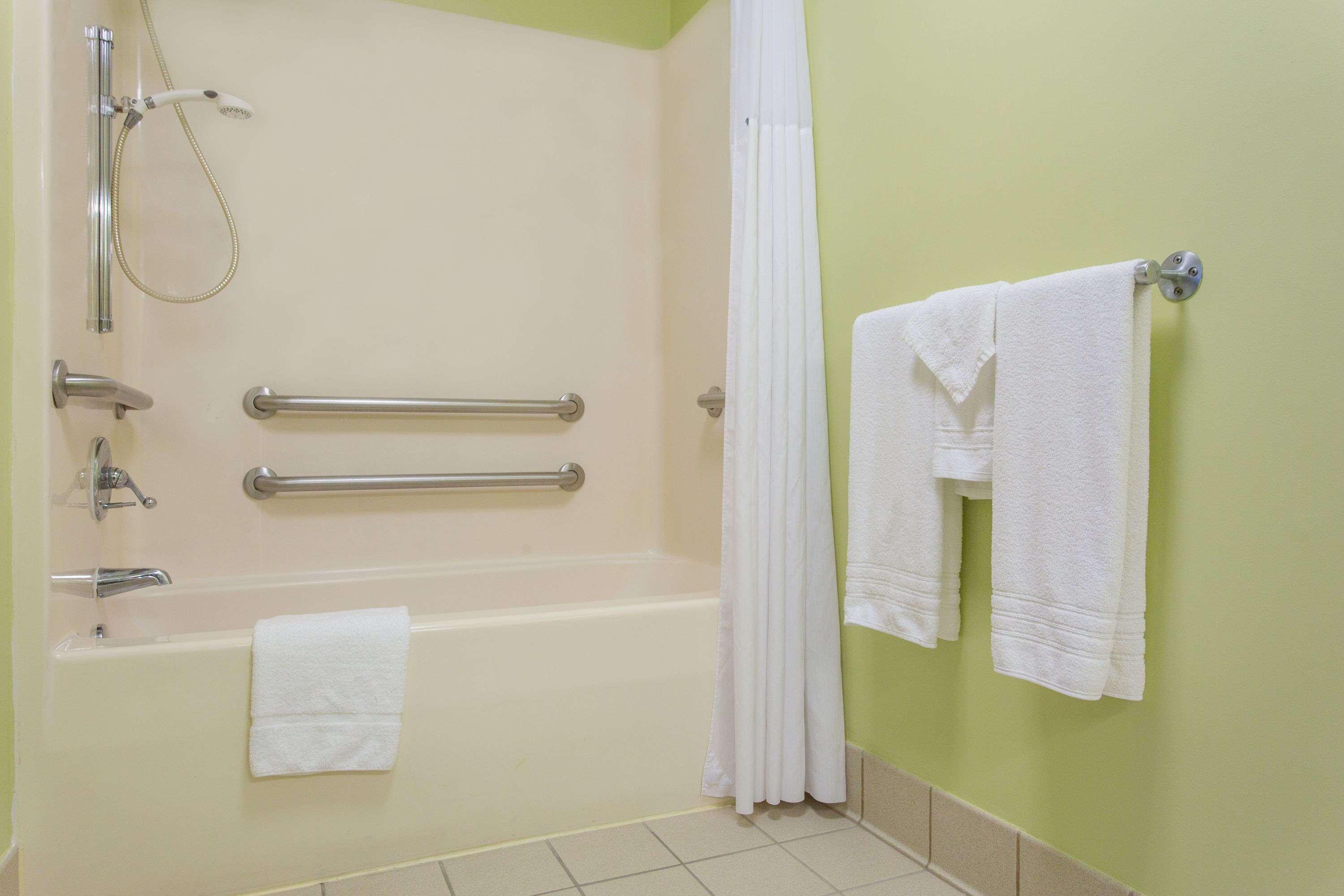 Days By Wyndham Raleigh-airport-research Triangle Park 2* Morrisville