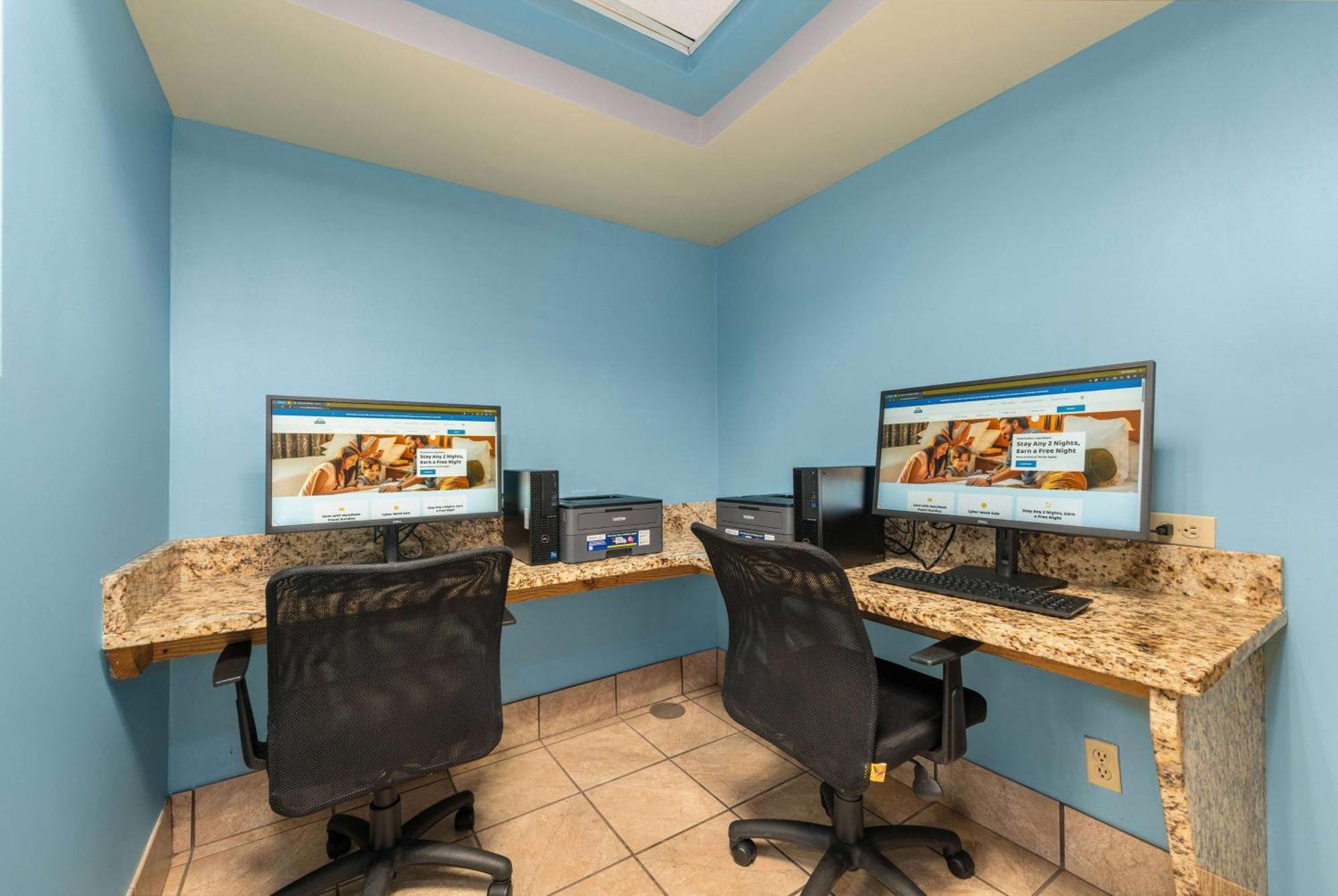 Days By Wyndham Raleigh-airport-research Triangle Park Hotel Morrisville