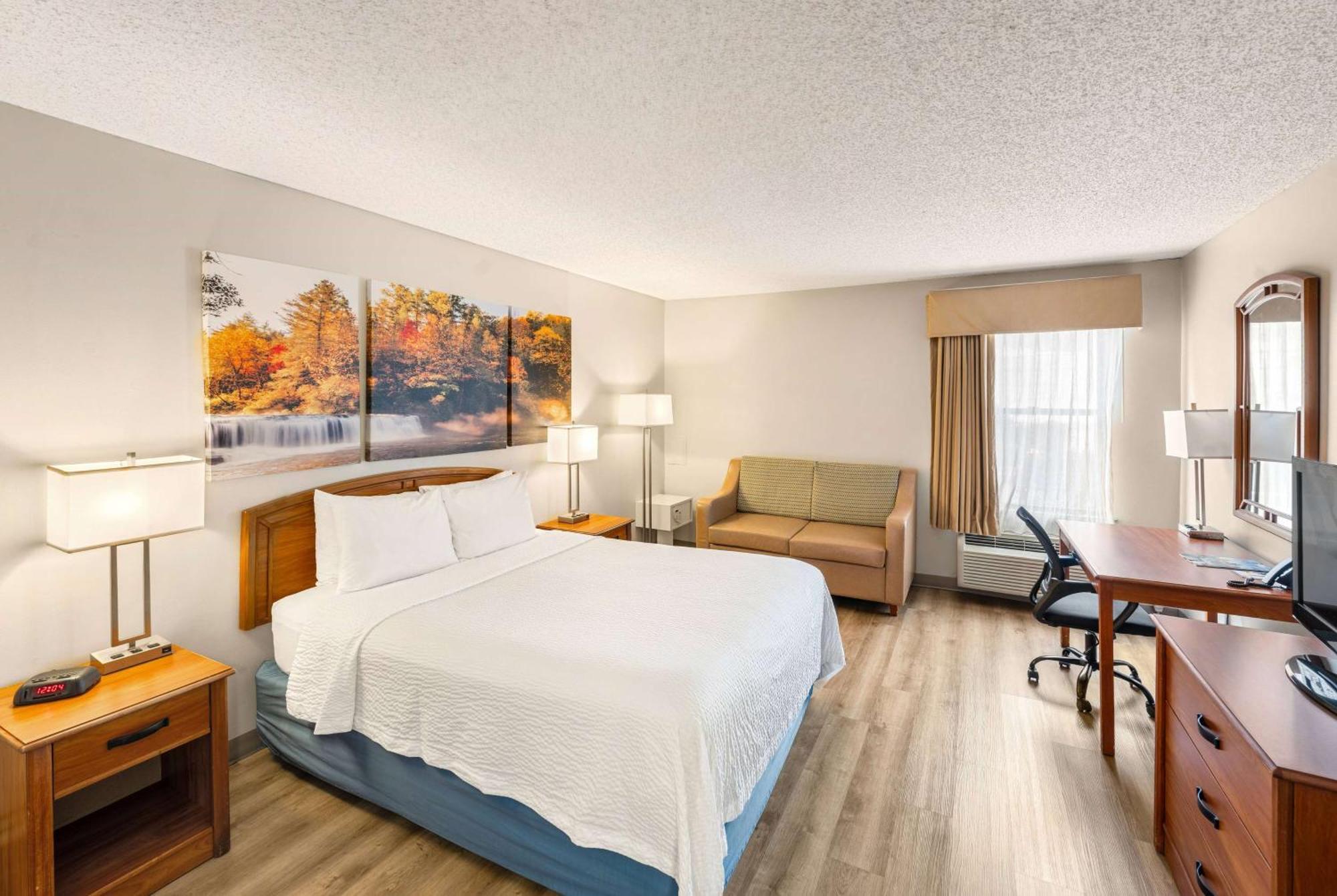 Days By Wyndham Raleigh-airport-research Triangle Park Hotel