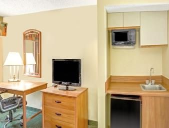 Hotel Days By Wyndham Raleigh-airport-research Triangle Park