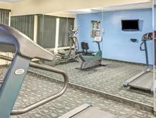 Hotel Days By Wyndham Raleigh-airport-research Triangle Park Morrisville