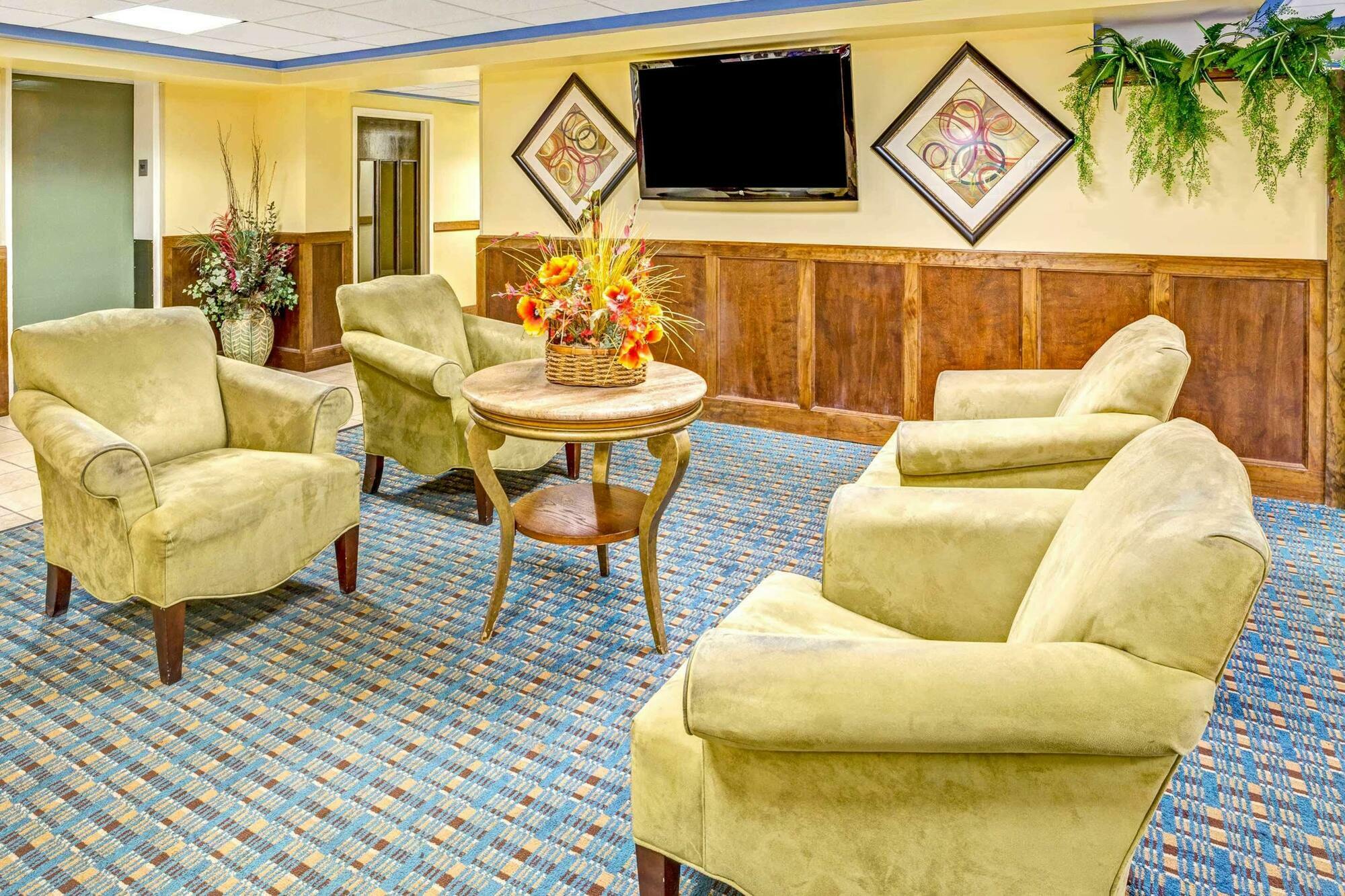 Hotel Days By Wyndham Raleigh-airport-research Triangle Park Morrisville