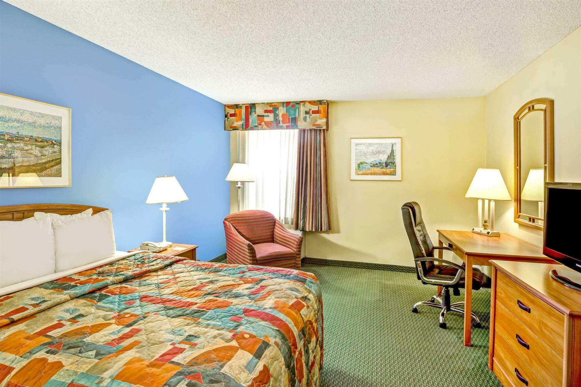 Hotel Days By Wyndham Raleigh-airport-research Triangle Park Morrisville
