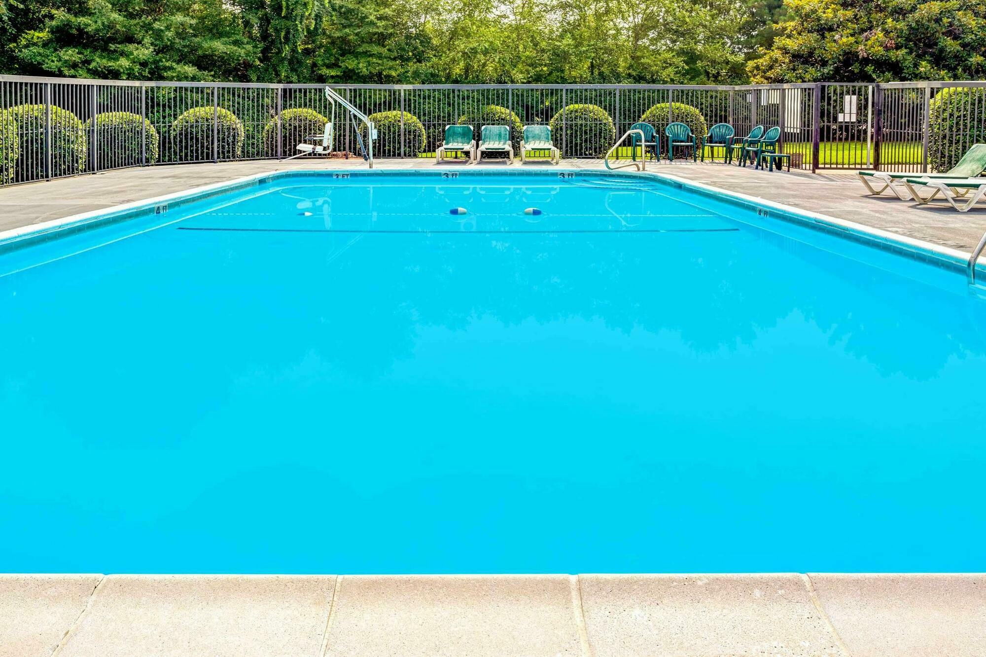 Days By Wyndham Raleigh-airport-research Triangle Park 2* Morrisville